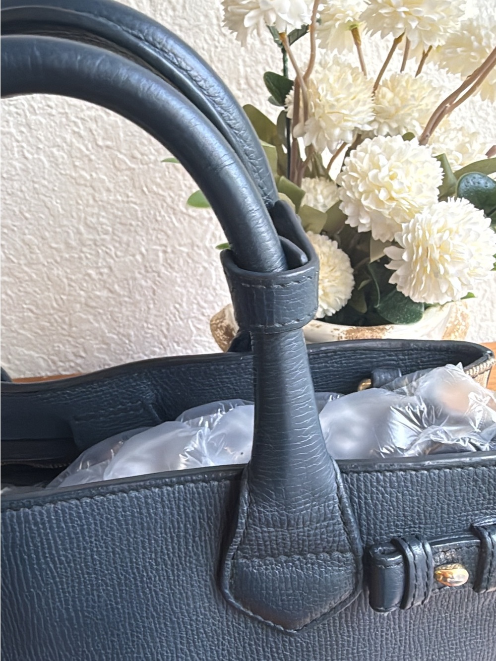 Burberry Black Leather Top-Handle Tote with Vintage Check Panels - Picture 13 of 16